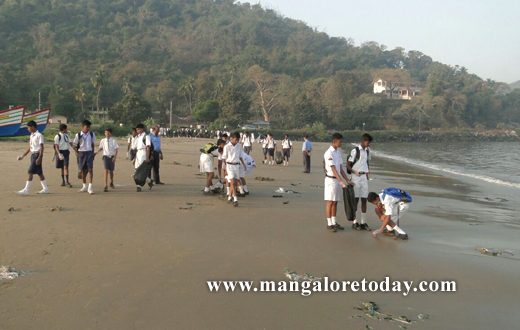 coast gurad clean up drive in mangalore
